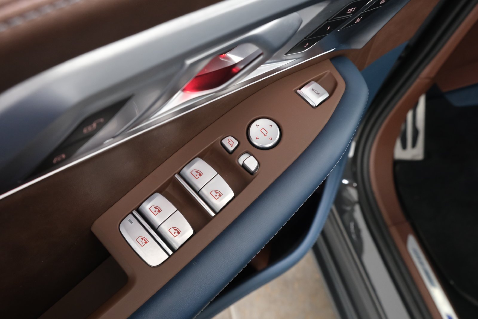 Used 2023 Dravit Gray Metallic BMW Base image 25