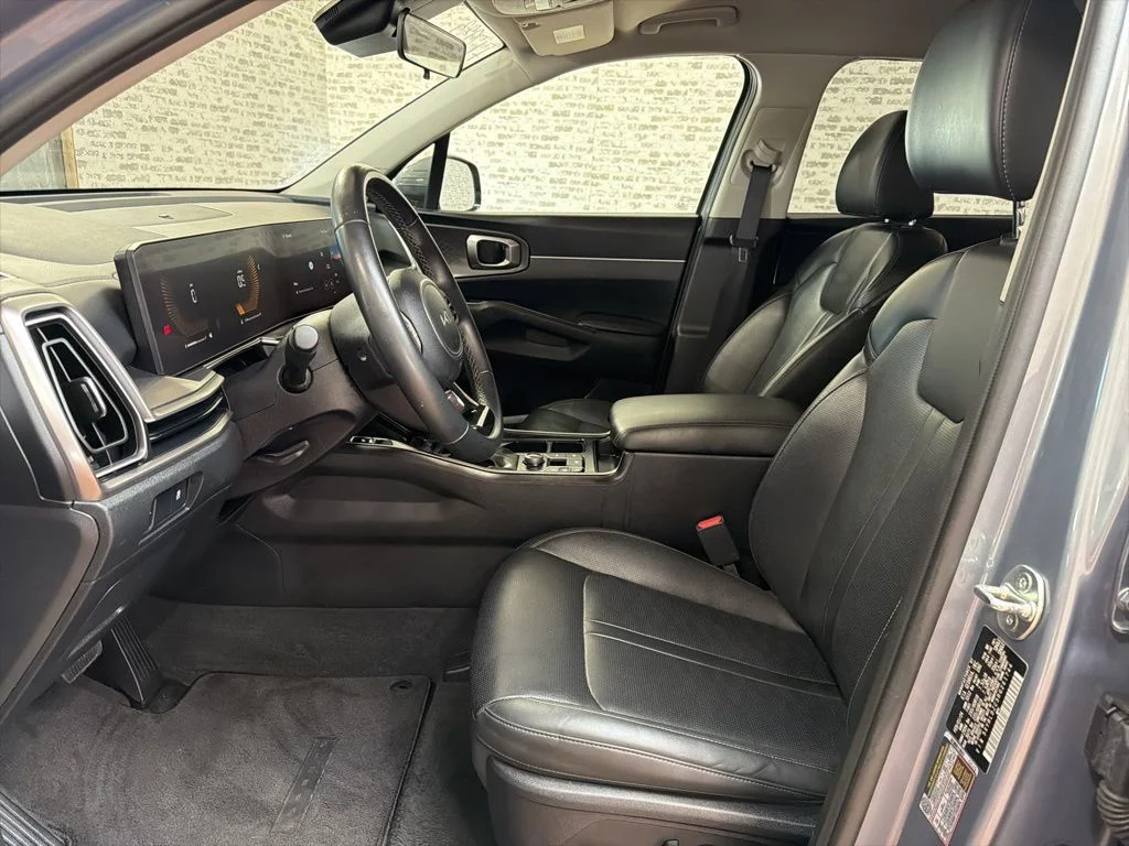 Used 2024 Silver Kia S image 23
