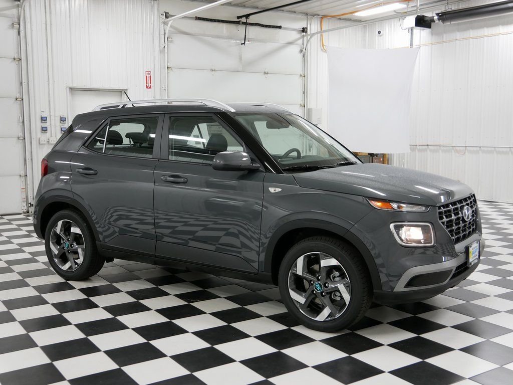 2026 Hyundai Venue SEL w/ 2-Tone Roof IVT's photo