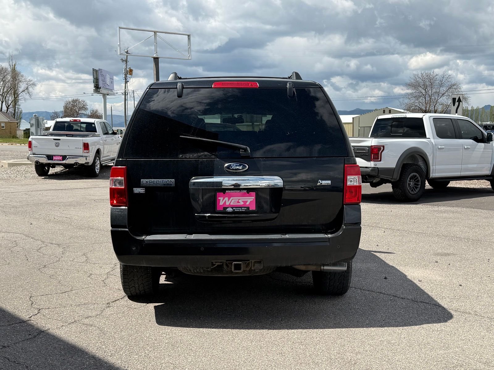 View vehicle photo 4