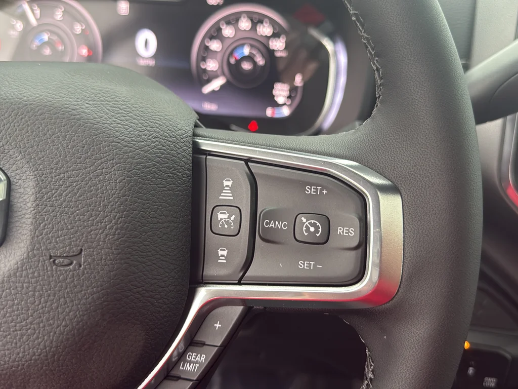 New 2027 Diamond Black Crystal Pearl-Coat Exterior Paint RAM Laramie image 18