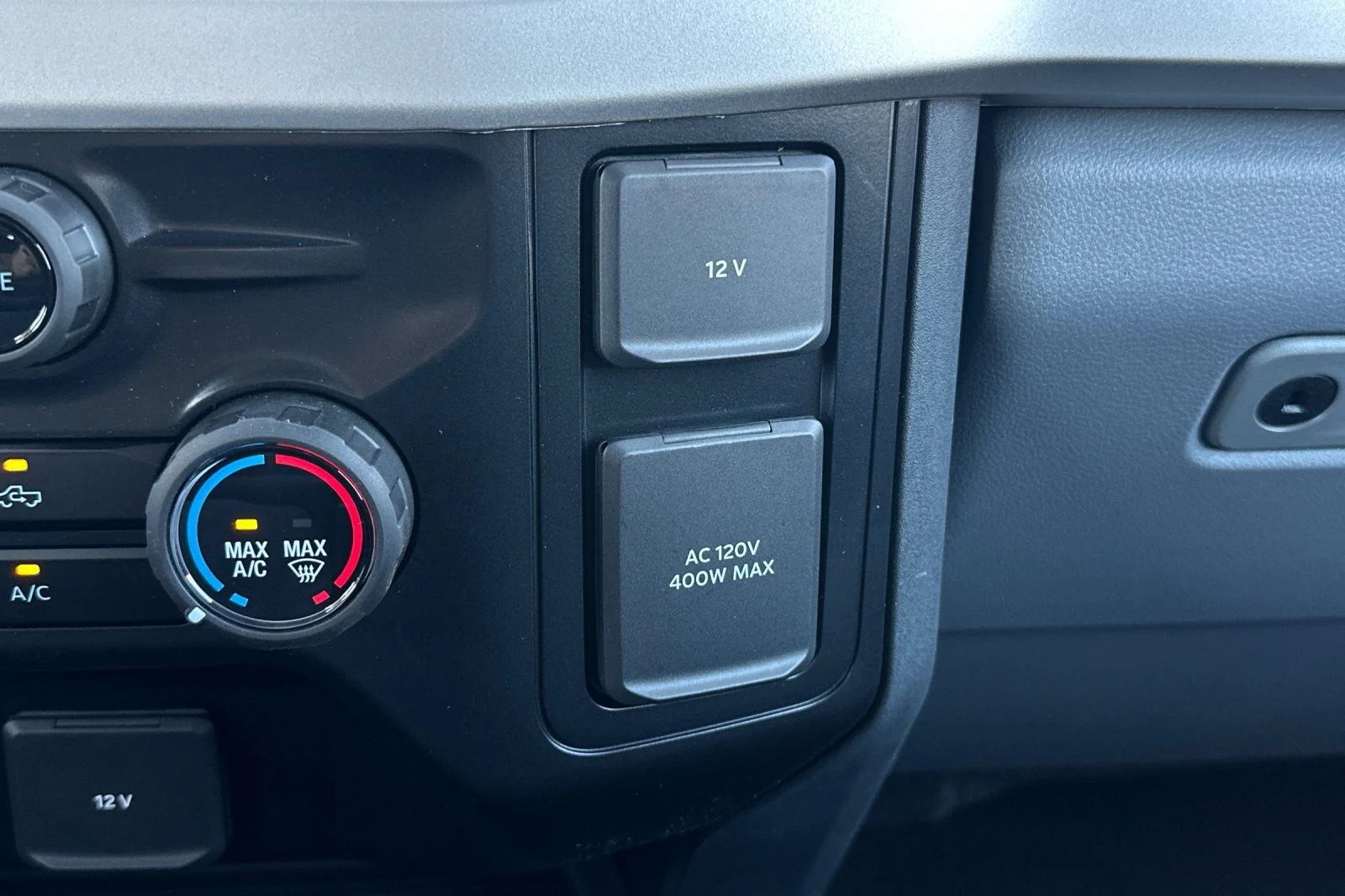 New 2026 Oxford White Ford F-250® XLT image 26