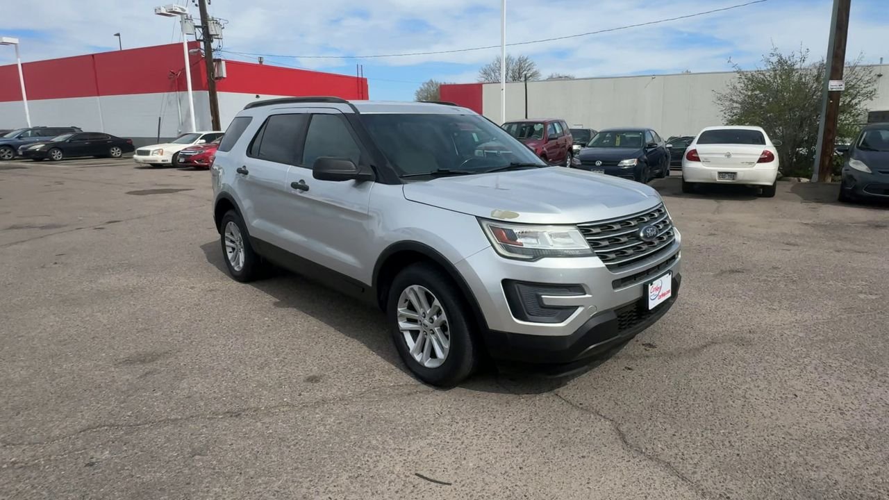 2016 Ford Explorer Base photo 2