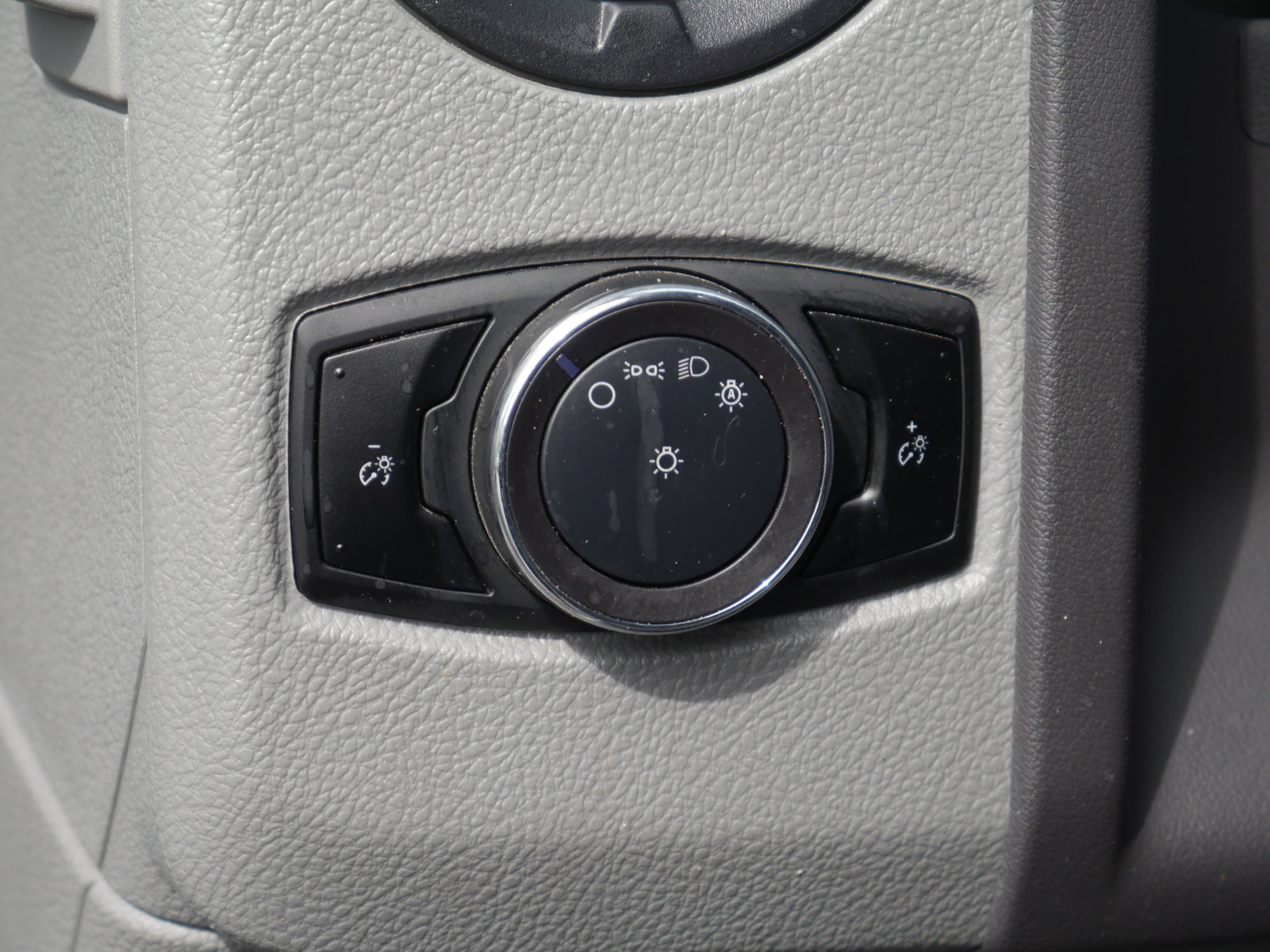 Certified Used 2025 Oxford White Clearcoat Ford  image 5