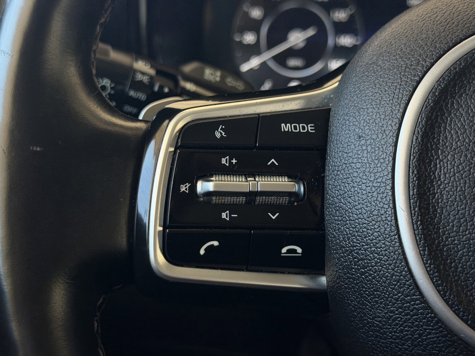Used 2022 Everlasting Silver Kia X-Line SX Prestige image 17
