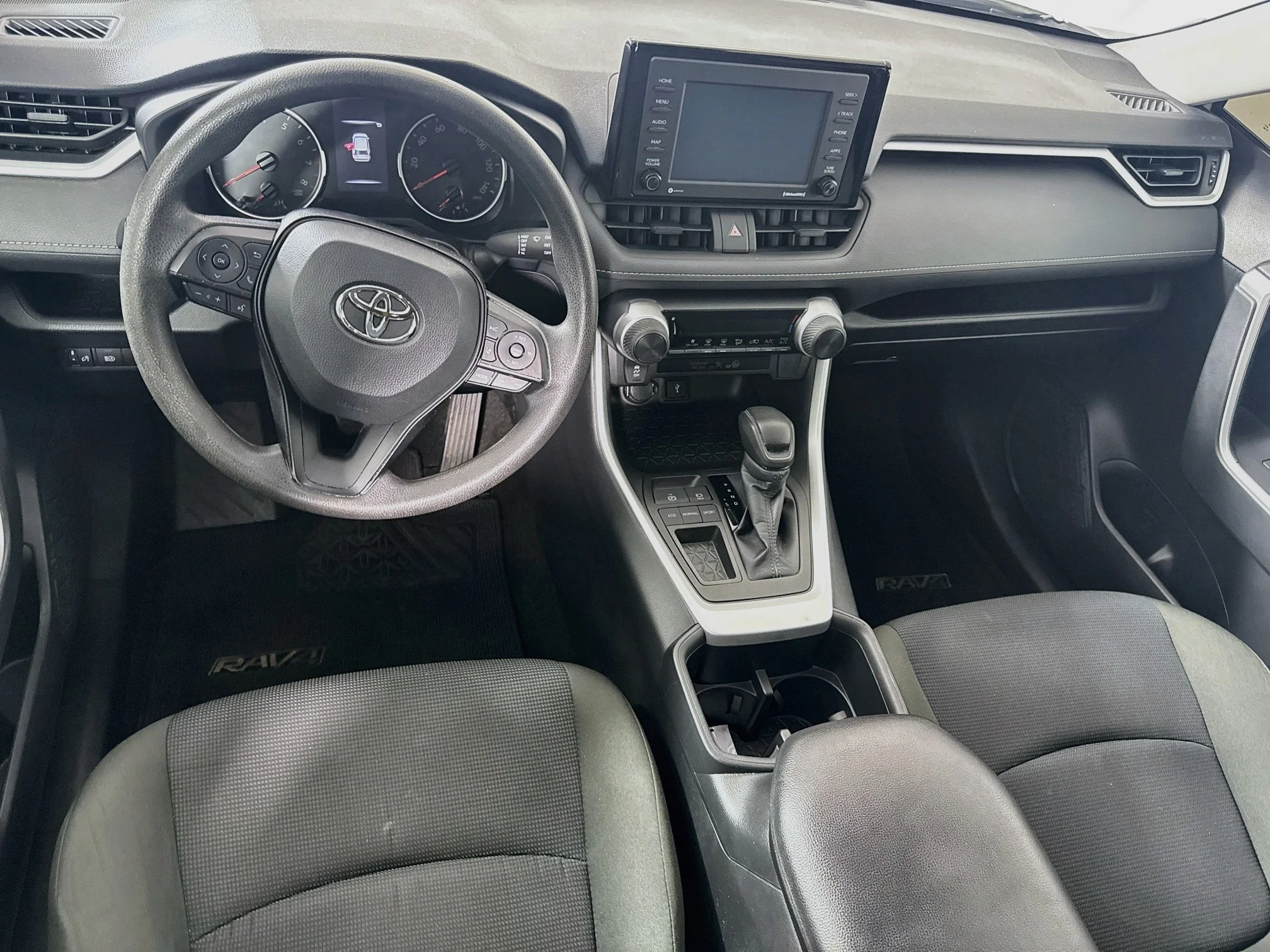 Certified Used 2022 White Toyota LE image 19