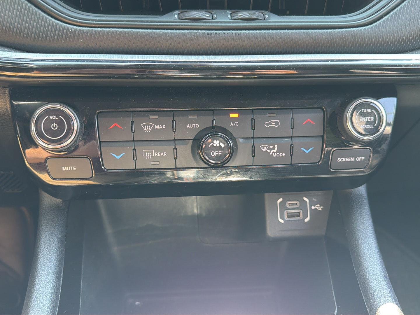 Used 2022 Granite Crystal Metallic Clearcoat Jeep Trailhawk image 15