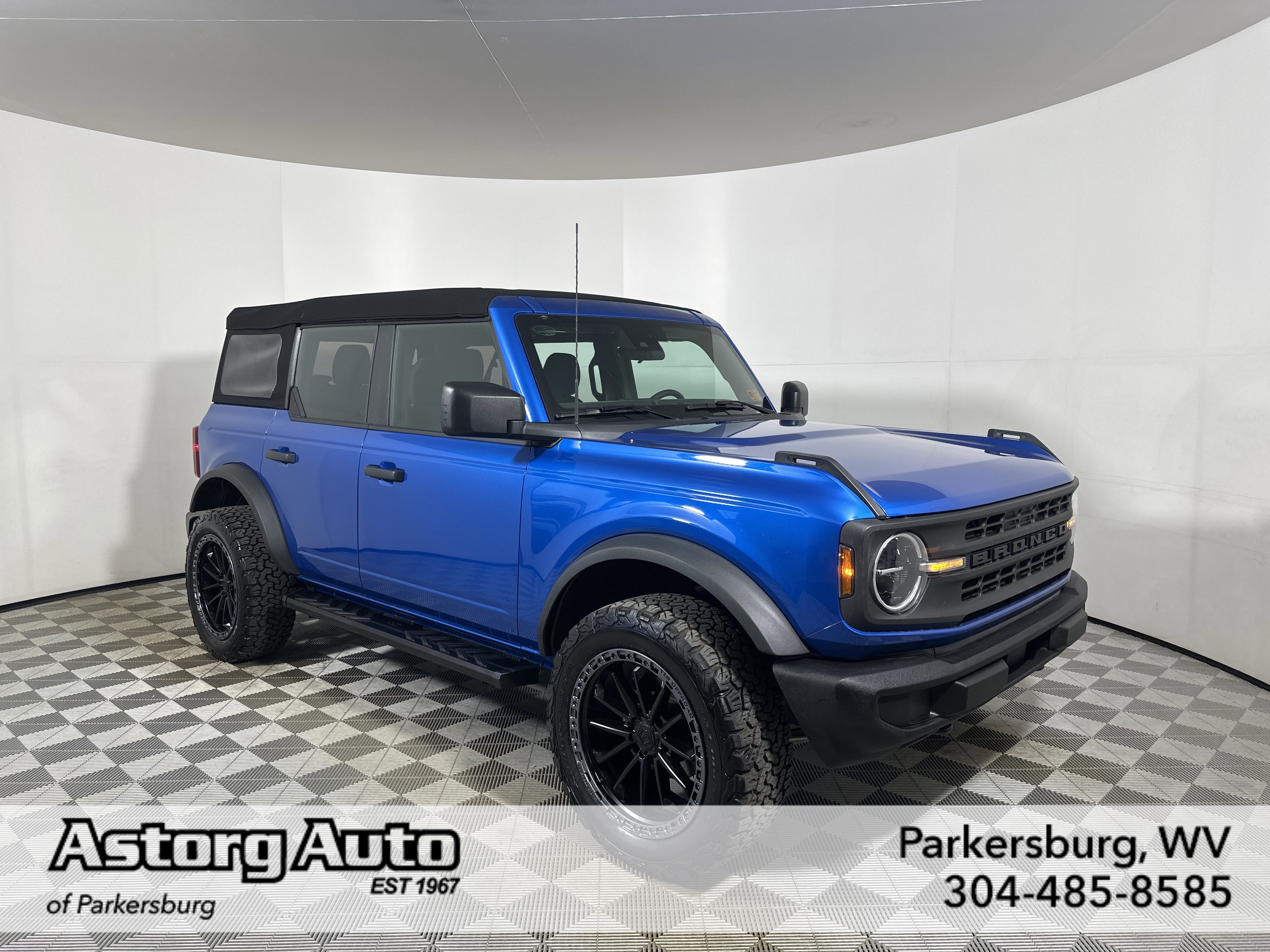 2023 Ford Bronco 4-Door Base