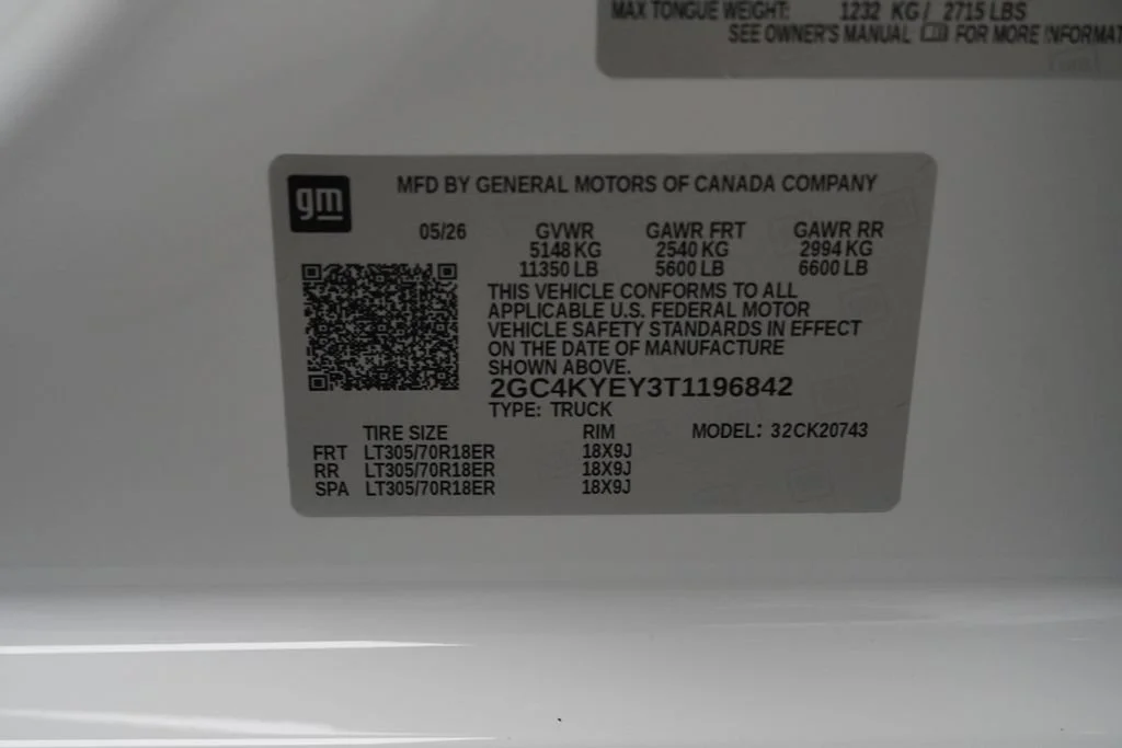 New 2026 Summit White Chevrolet ZR2 image 42