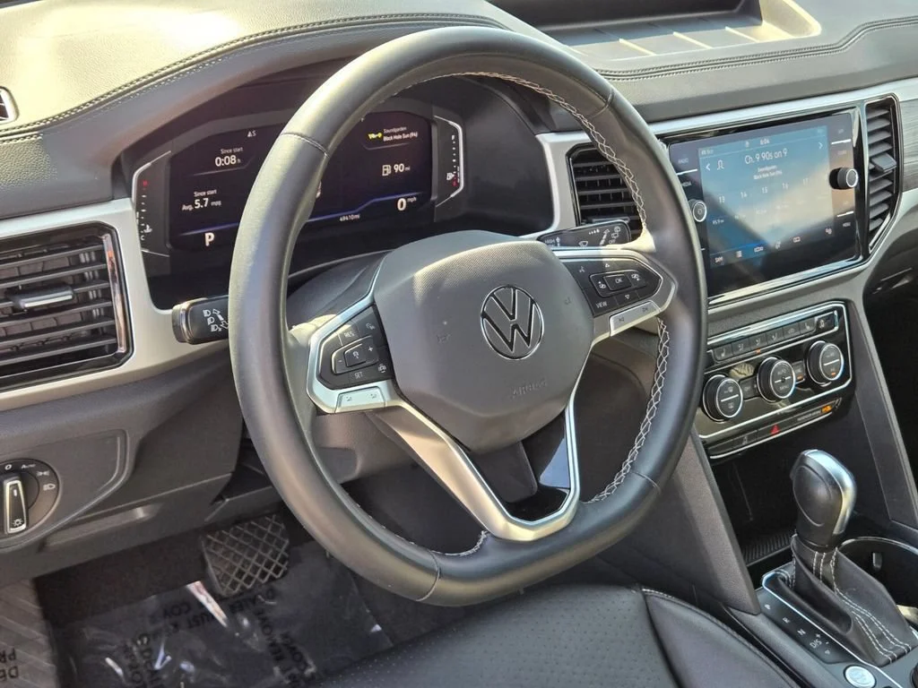 Used 2022 Blue Volkswagen 2.0T SE w/Technology image 19