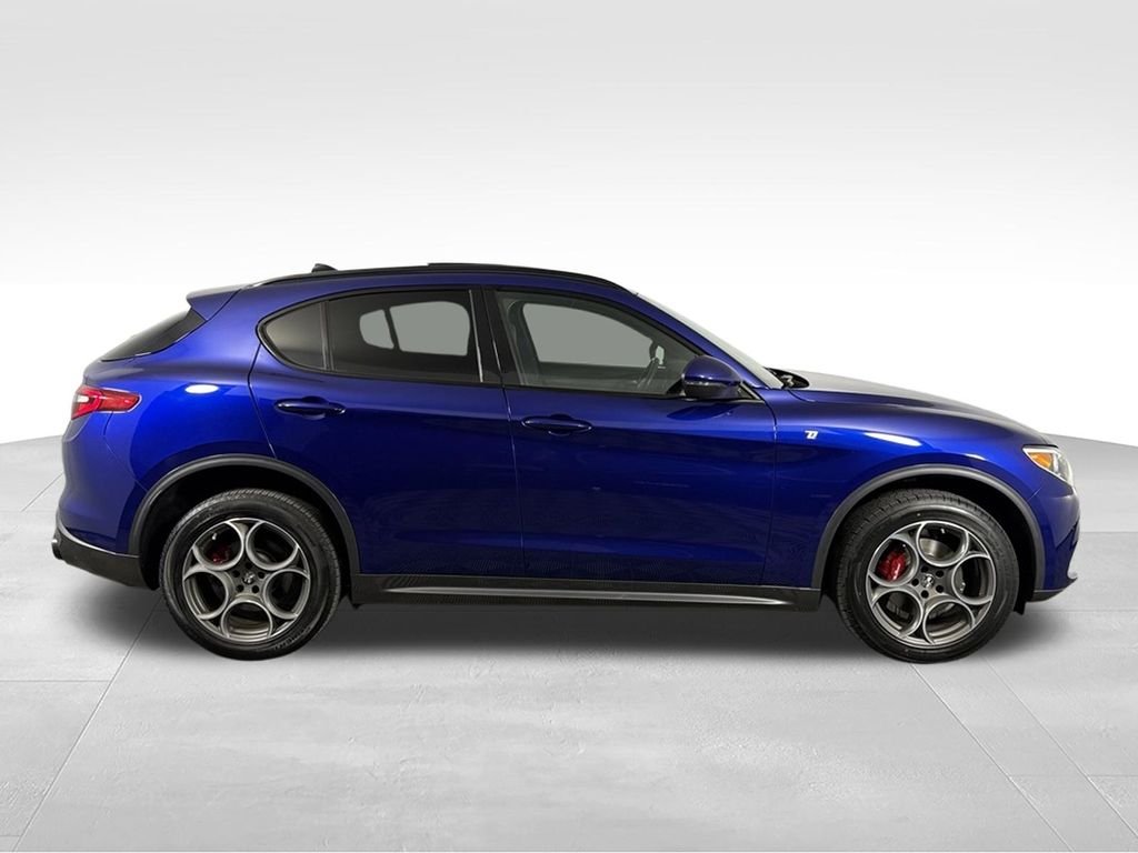 Used 2022 Blue Metallic Alfa Romeo Ti image 6