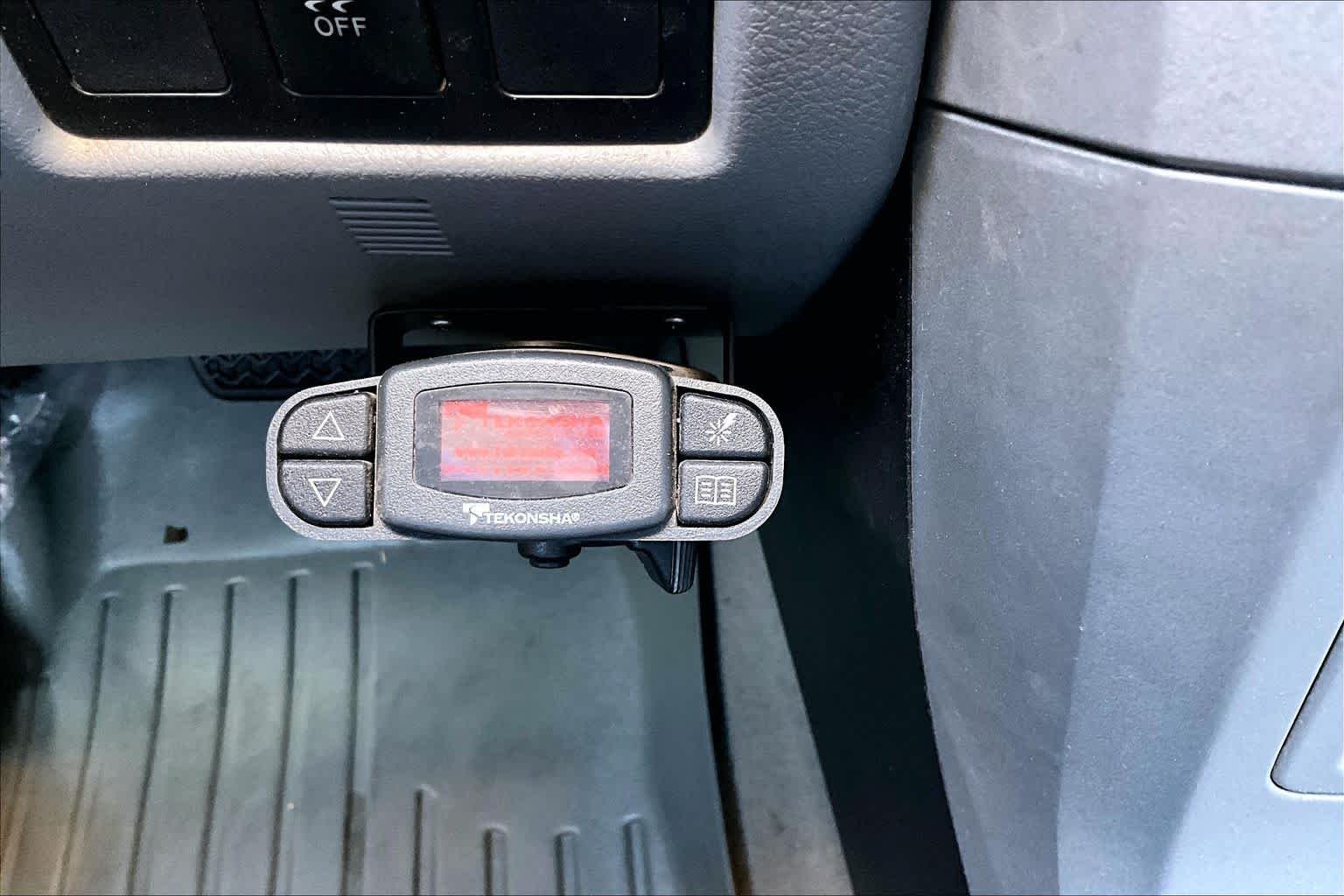 Used 2007 Super White Toyota SR5 image 34