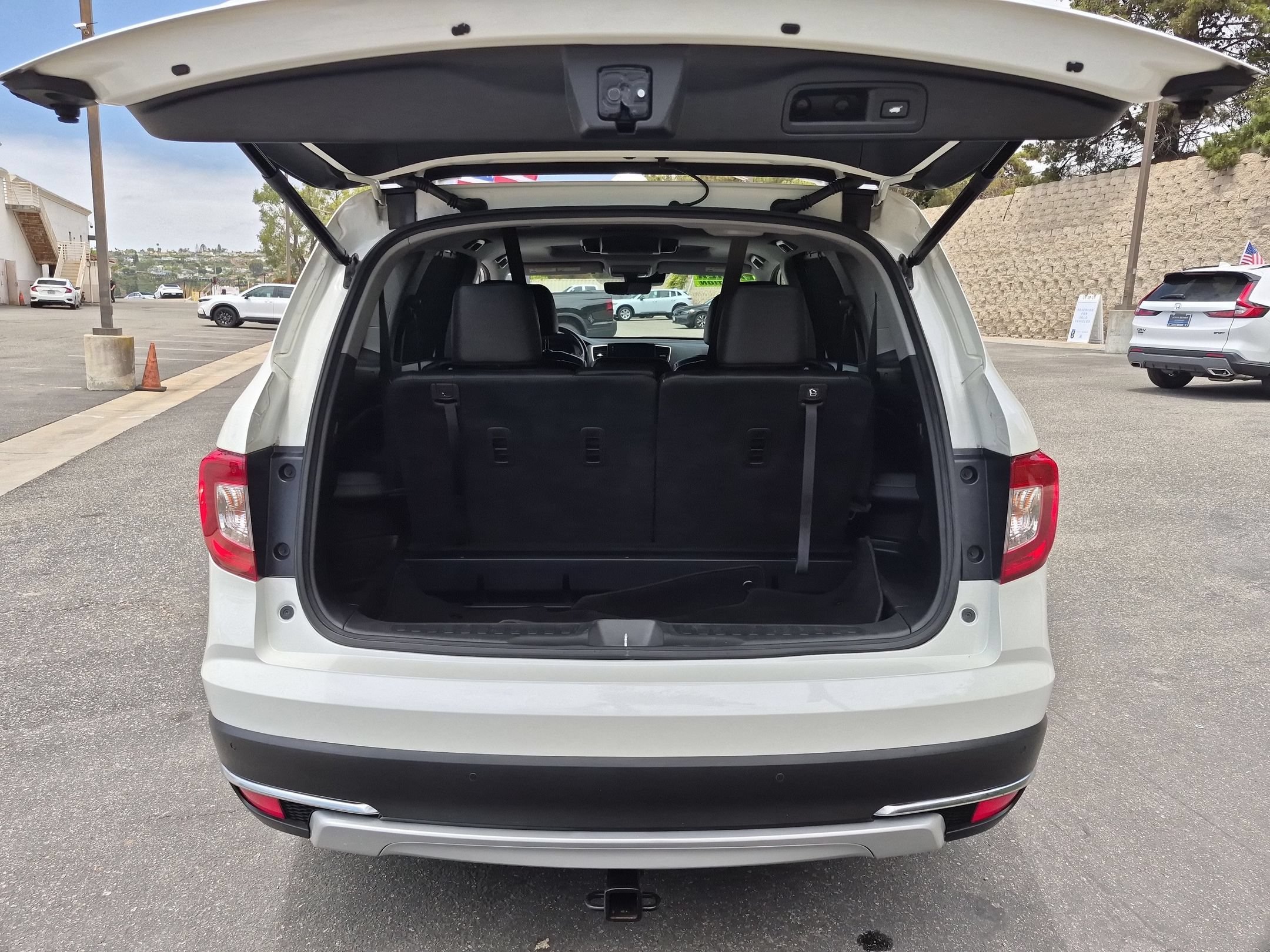 Used 2019 White Diamond Pearl Honda Touring 8-Passenger image 34