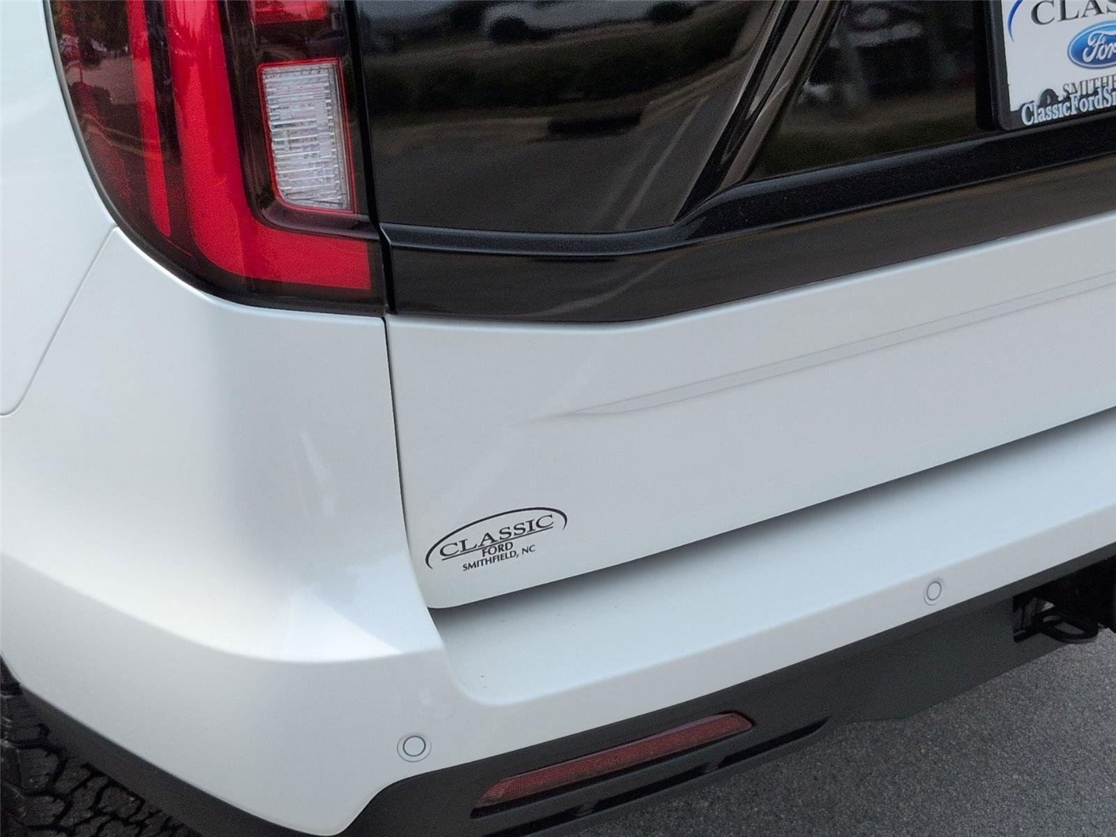 New 2026 Star White Metallic Tri-Coat Ford Tremor® image 12
