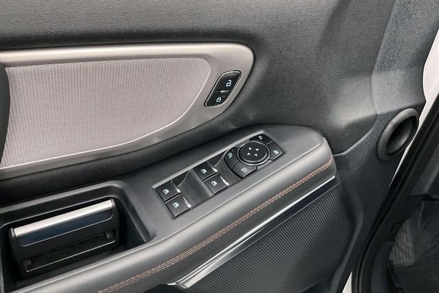 Used 2025 Oxford White Ford Active image 41