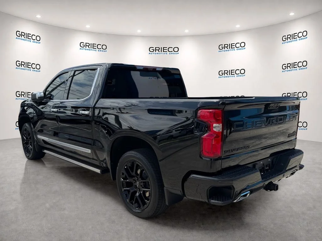 Used 2024 Black Chevrolet High Country image 5