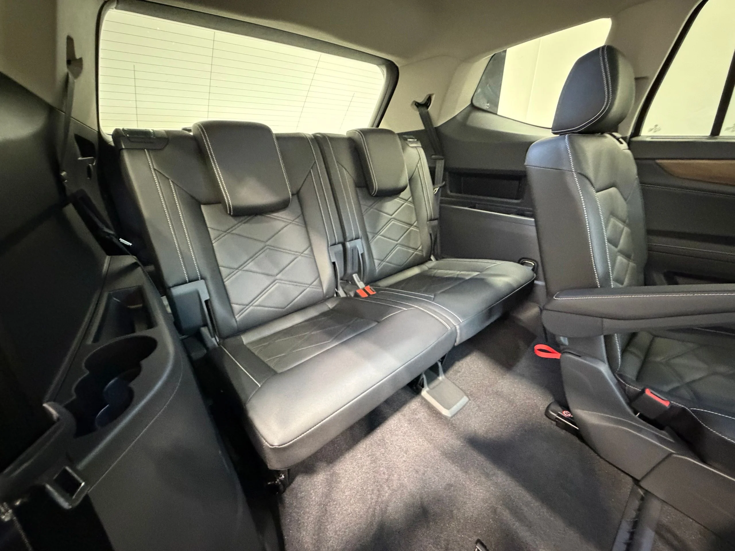 New 2026 Black Volkswagen 2.0T SE w/Technology image 31