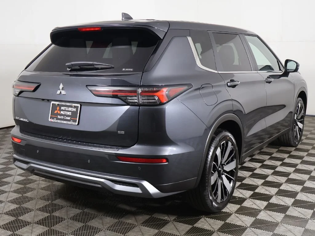 New 2026 Gray Mitsubishi SE 1.5T S-AWC image 12