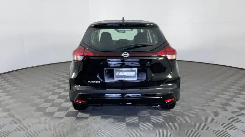 2025 Nissan KICKS PLAY Base - Photo 5