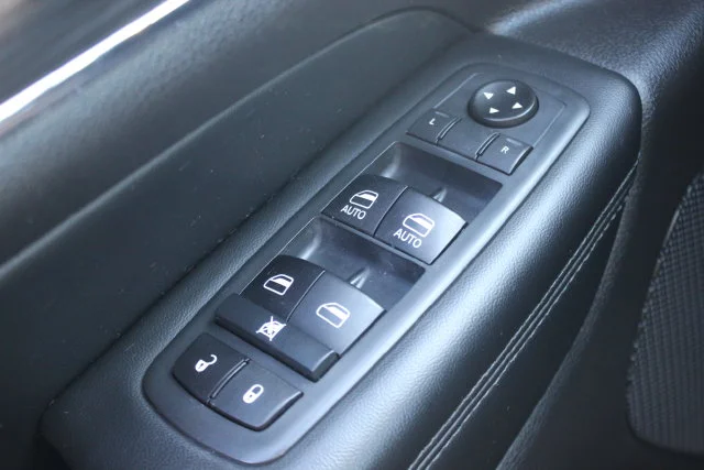 Used 2020 Gray Jeep Limited image 19