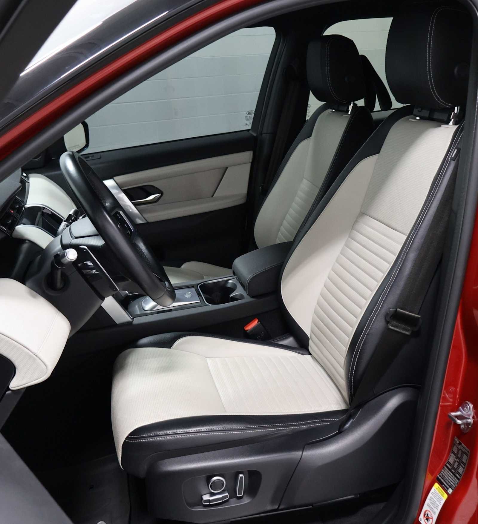 Used 2022  Land Rover S R-Dynamic image 5