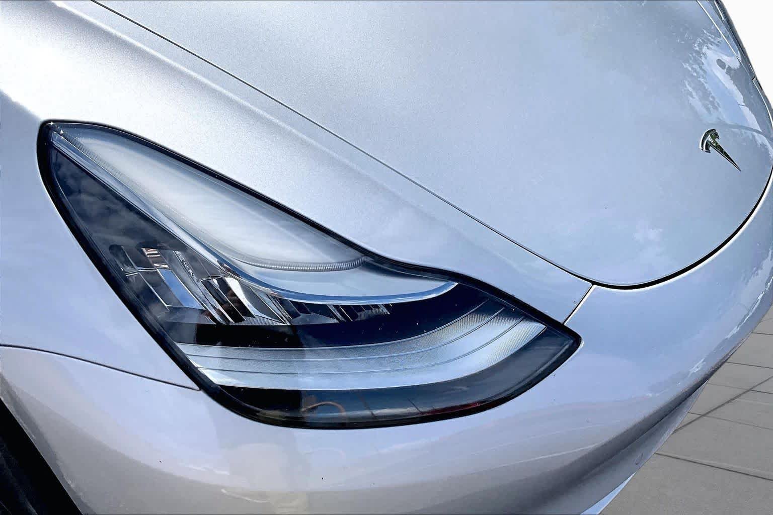 Used 2018 Midnight Silver Metallic Tesla Long Range Battery image 23