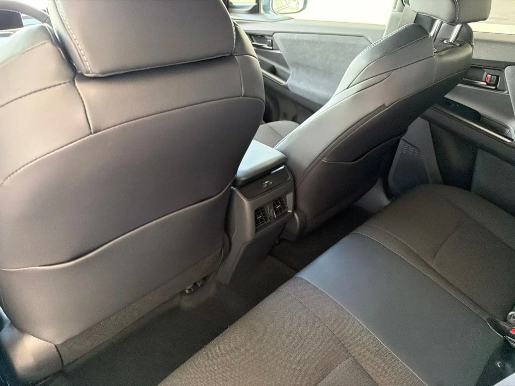 New 2026 Overcast Toyota  SE image 25