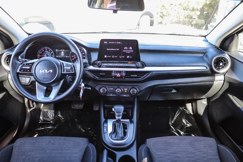 Used 2022 Gray Kia LXS image 16