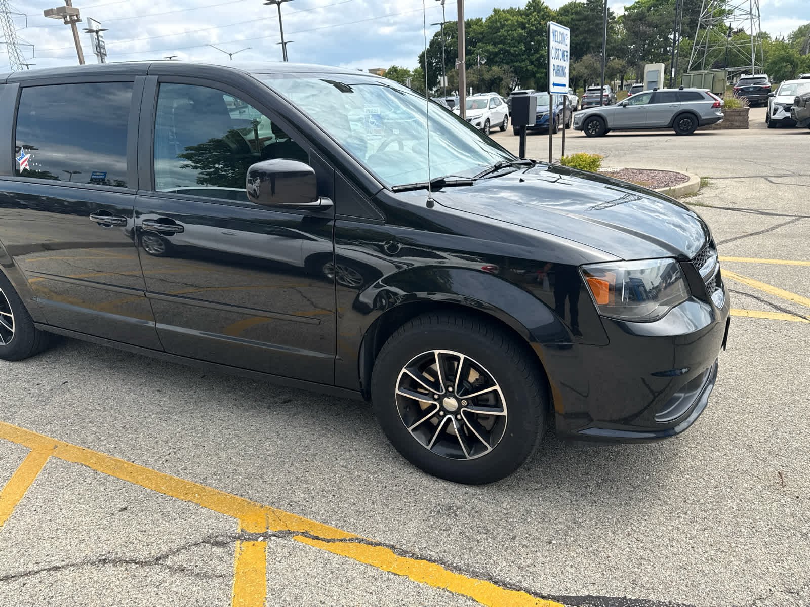Used 2016 Black Dodge SE Plus image 10