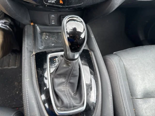 Used 2017 Blue Nissan SL image 15