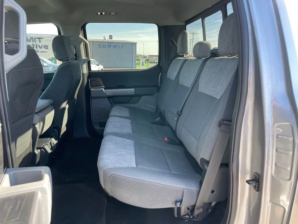 Used 2022 Silver Ford XLT image 9