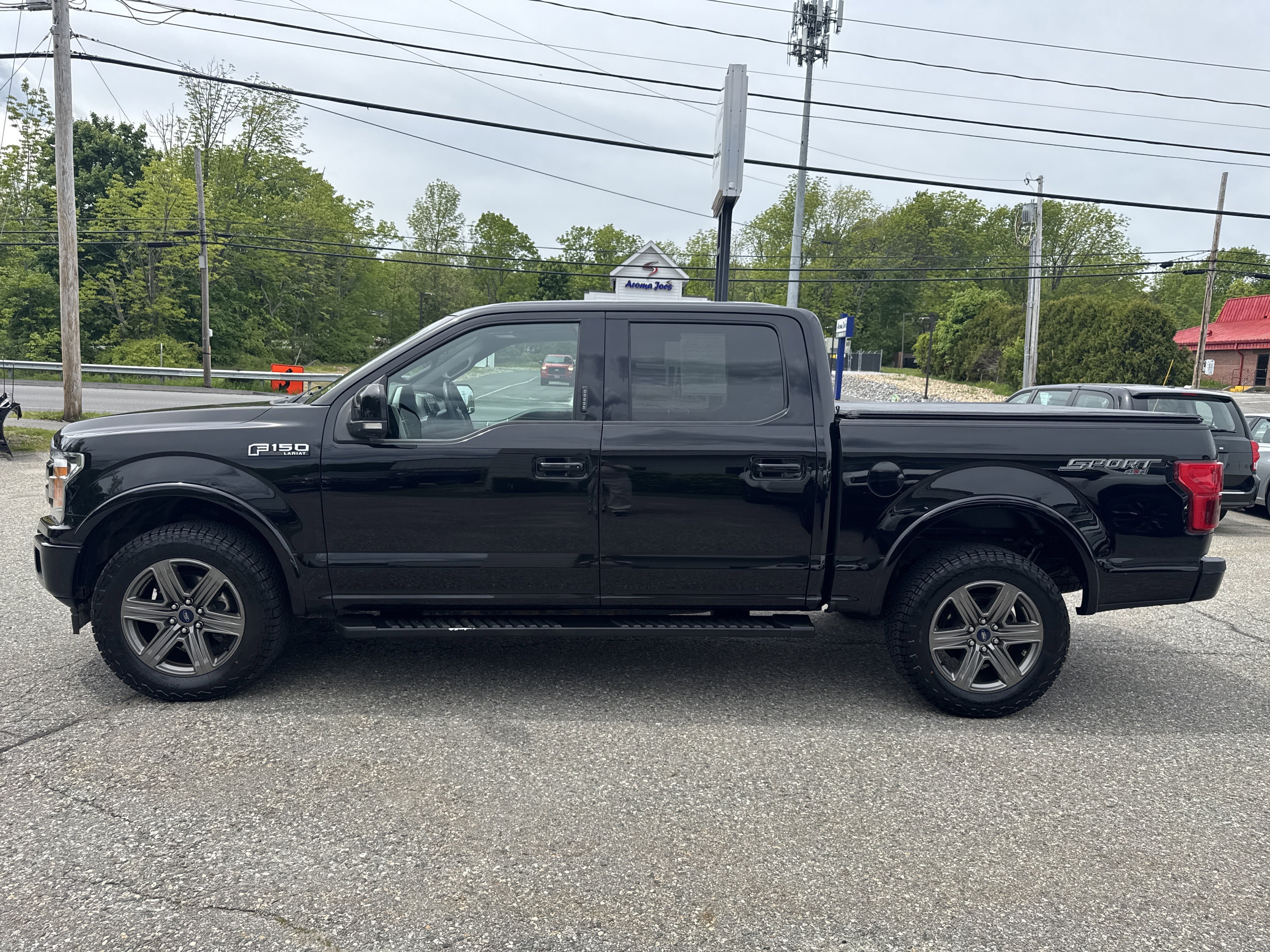 Used 2020 Agate Black Metallic Ford LARIAT image 12