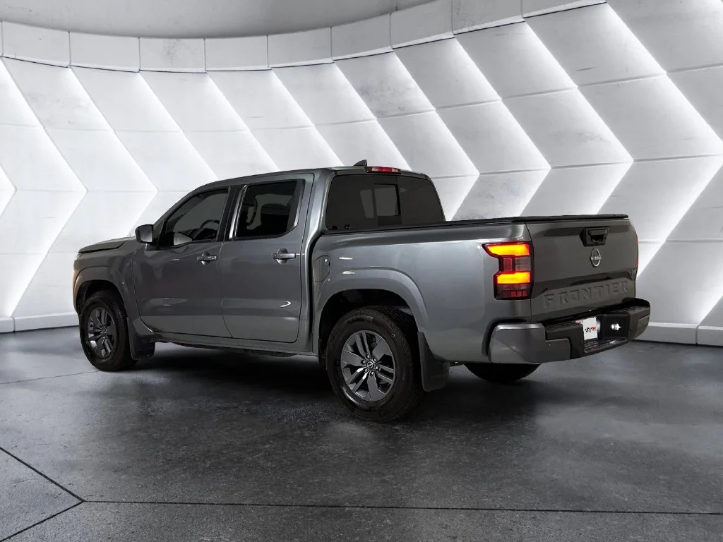 Used 2025 Gray Nissan SV image 6