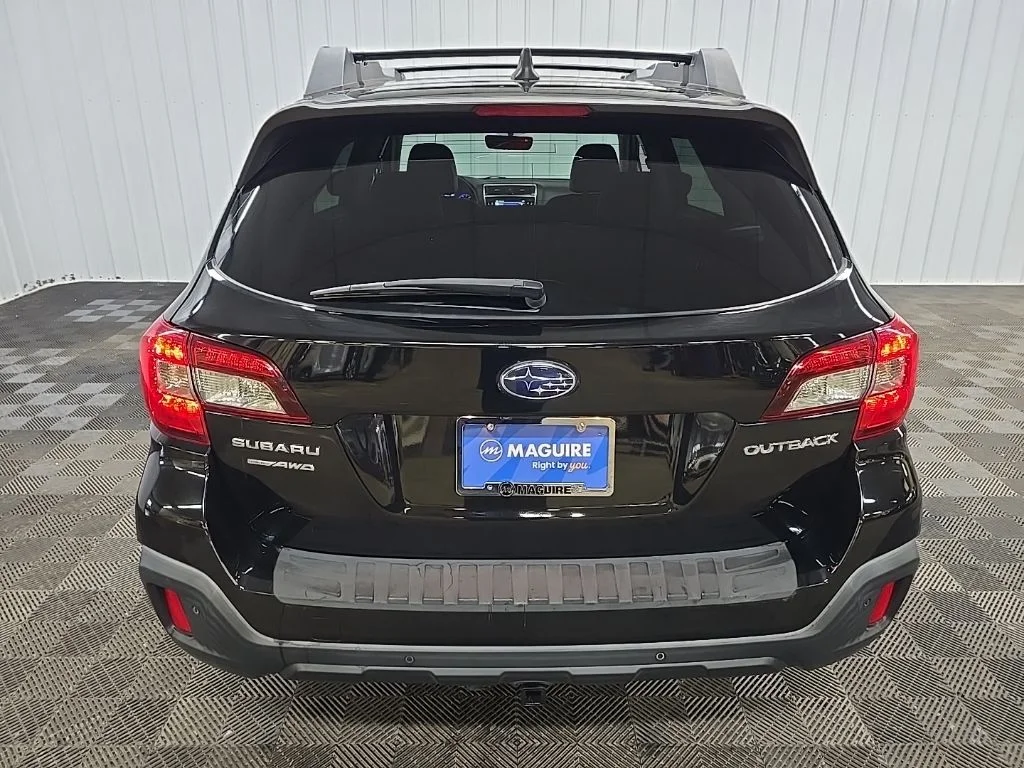 Used 2018 Black Subaru 2.5i image 11