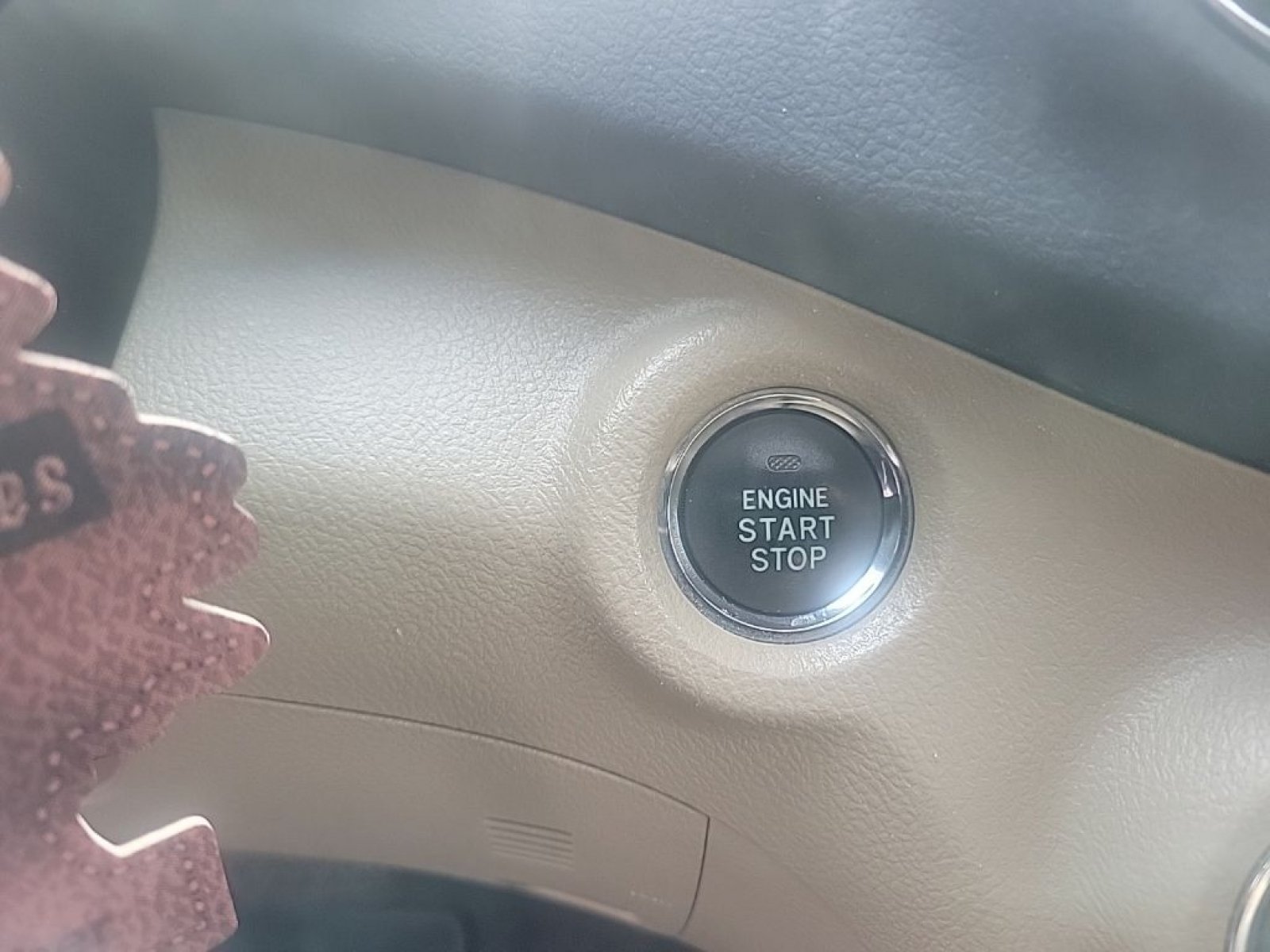 Used 2013 Black Toyota Limited image 29