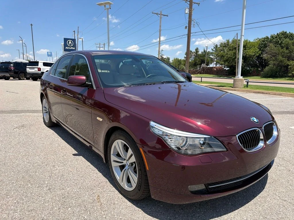 Used 2009  BMW 528i image 3