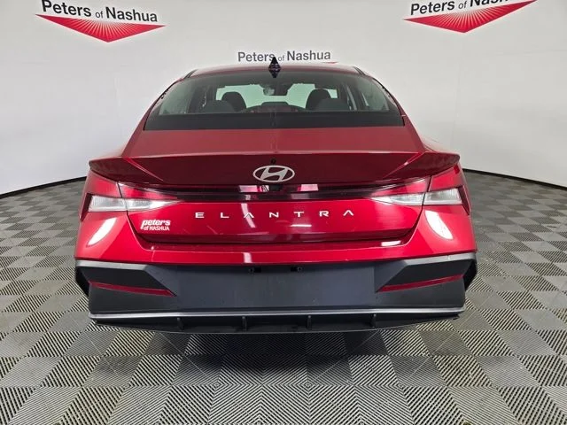 Used 2024 Red Hyundai SEL image 28