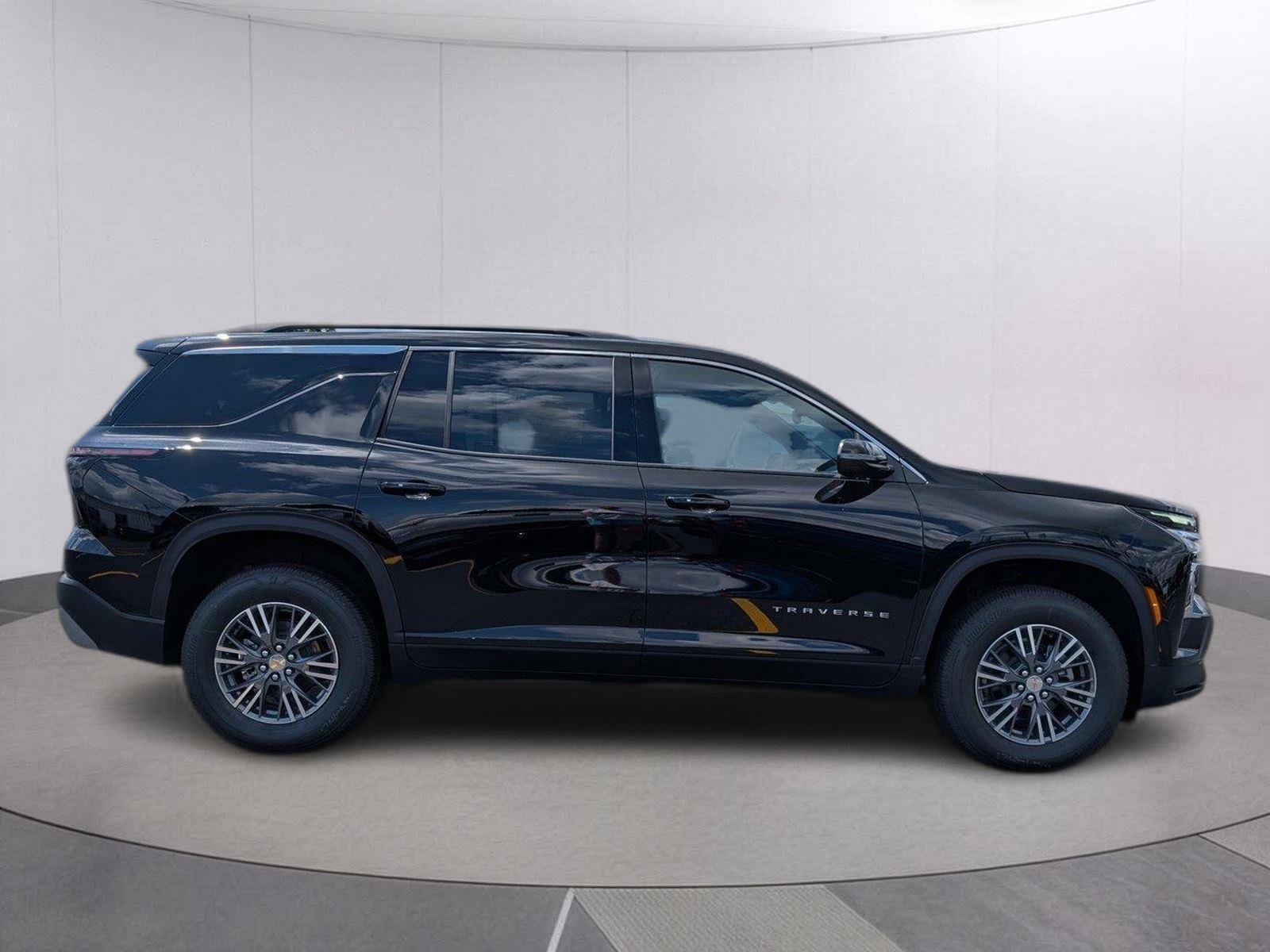 2026 Chevrolet Traverse LT - Photo 9
