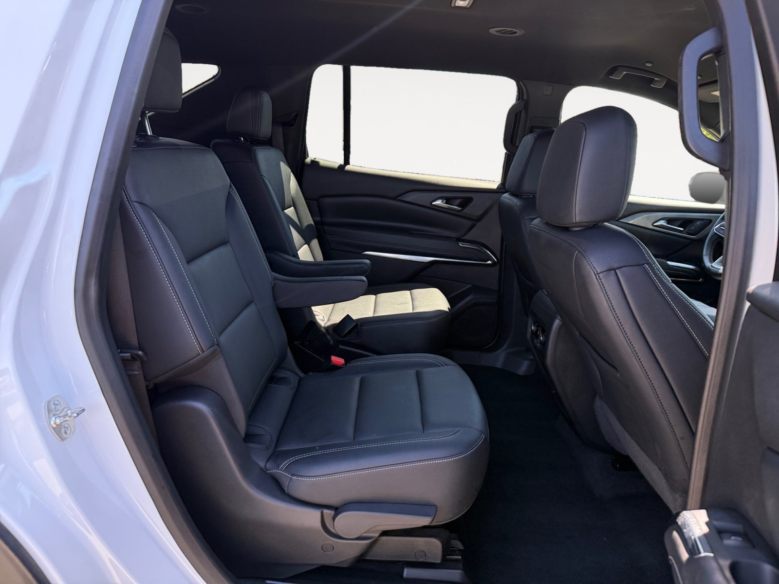 Used 2025 Summit White Chevrolet LT image 18