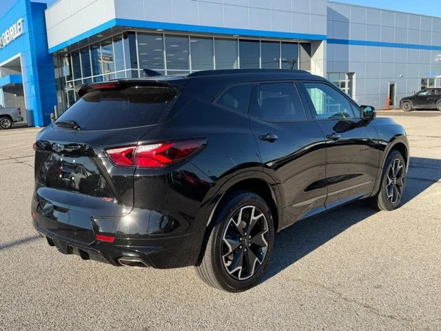 Used 2022 BLACK Chevrolet RS image 7