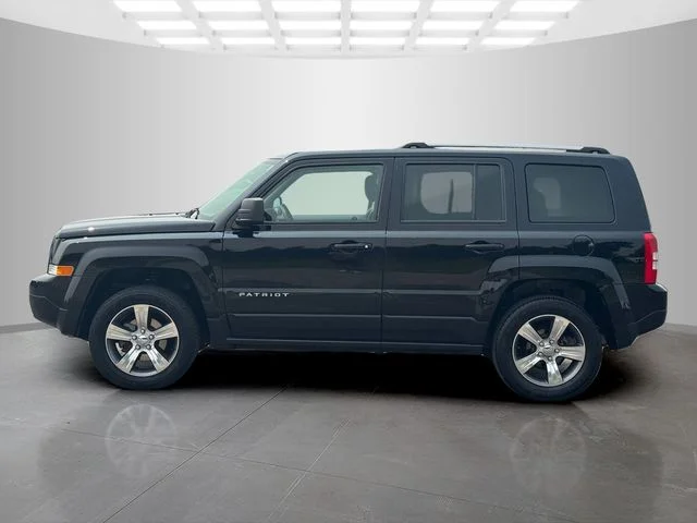 Certified Used 2016 Black Jeep Latitude image 4