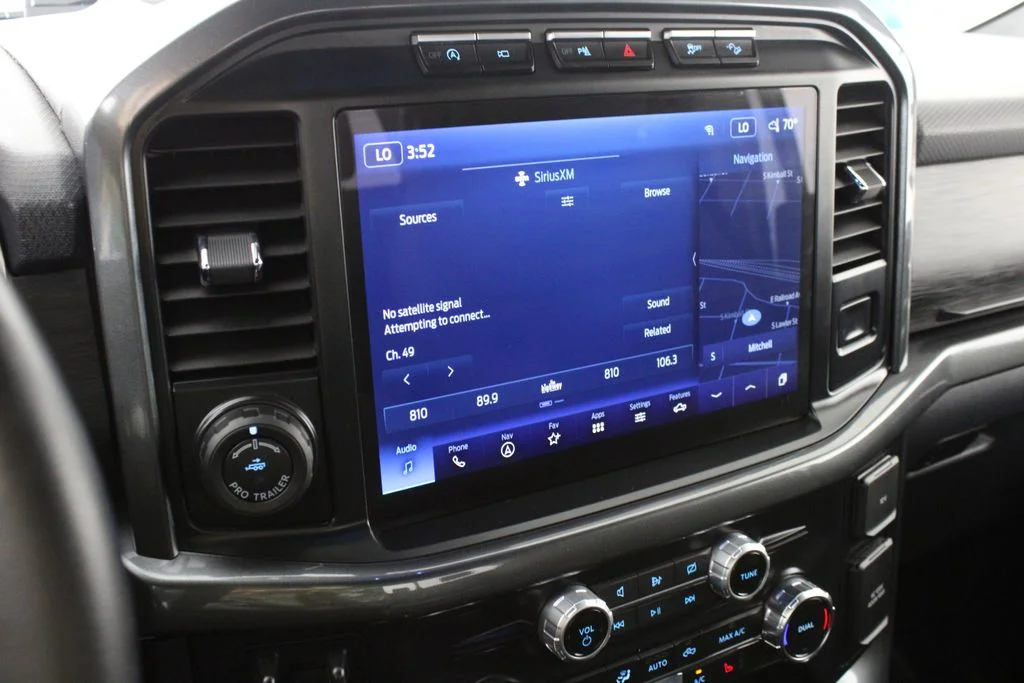 Used 2023 Oxford White Ford XLT image 27