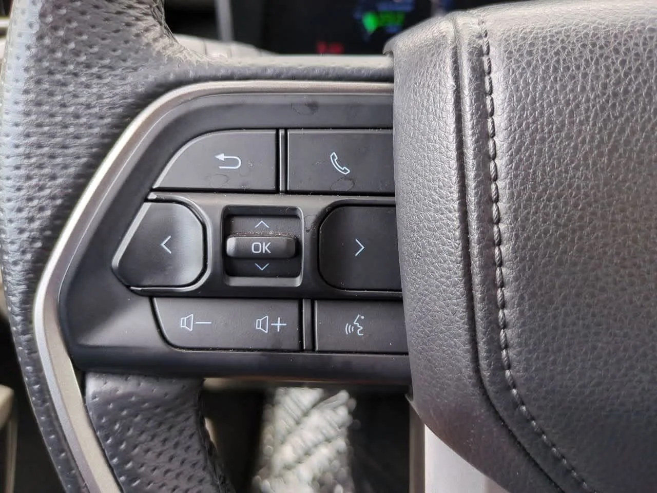 Certified Used 2025 Ice Cap Toyota SR5 image 25
