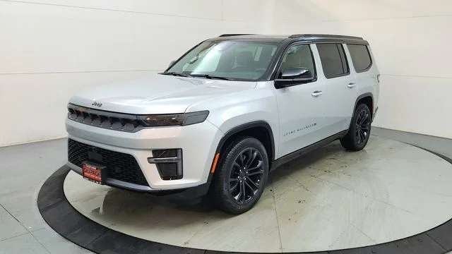 New 2026 Silver-Zynith Exterior Paint Jeep Summit Reserve image 3