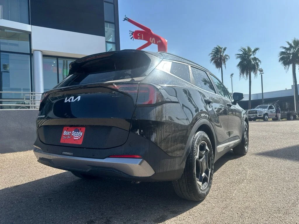 New 2027 Black Kia EX image 5
