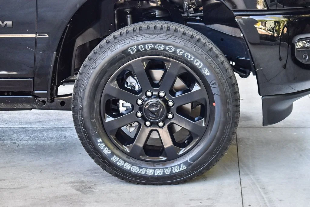 New 2026 Diamond Black Crystal Pearl-Coat Exterior Paint RAM Laramie image 10