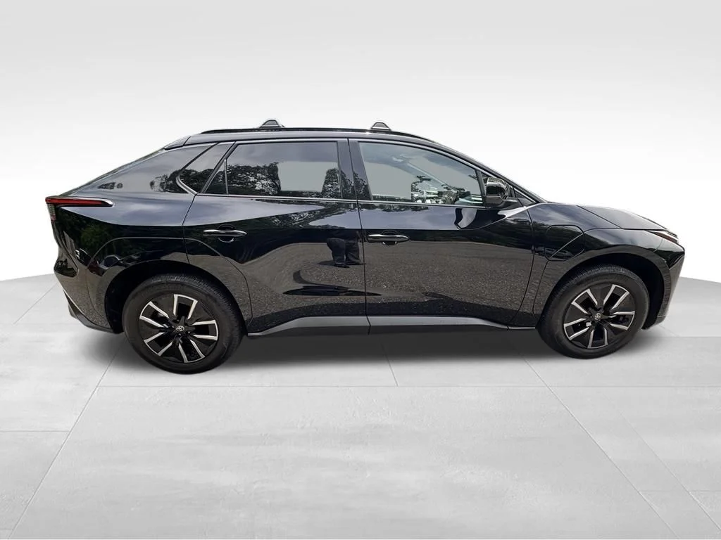 Used 2026 Black Toyota XLE image 5