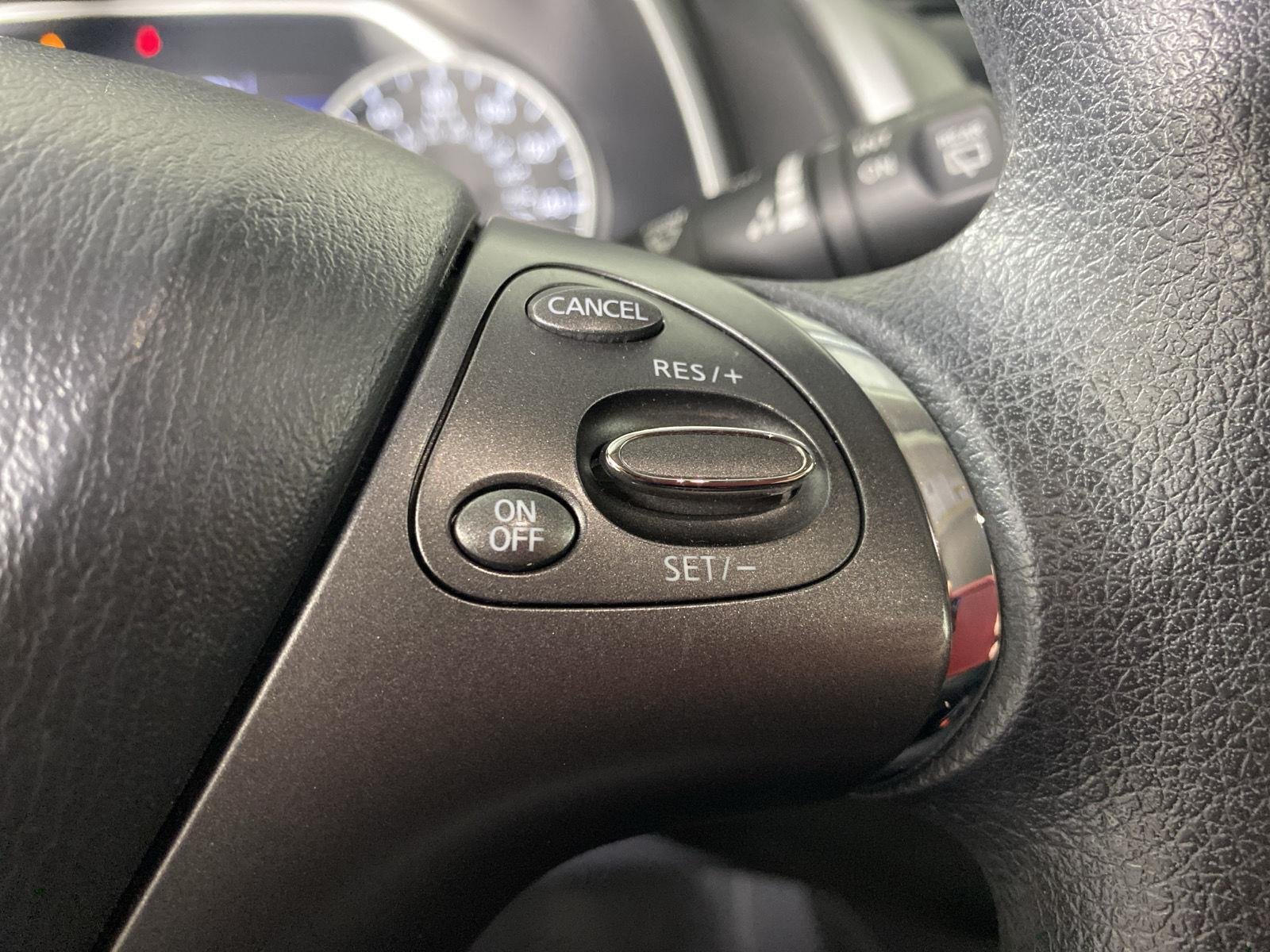 Used 2022 Deep Blue Pearl Nissan S image 15