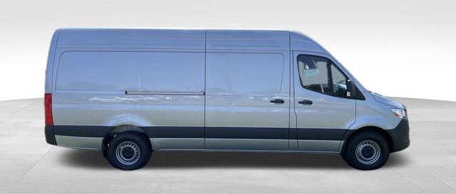 New 2025  Mercedes-Benz Cargo 170 WB image 10