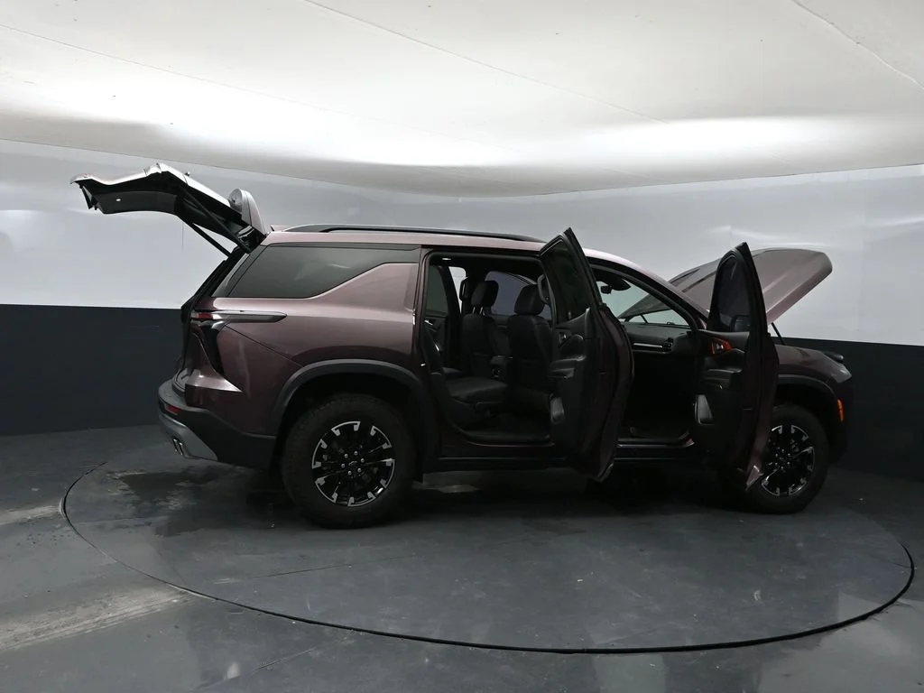 Used 2024 Stardust Silver Chevrolet Z71 image 39